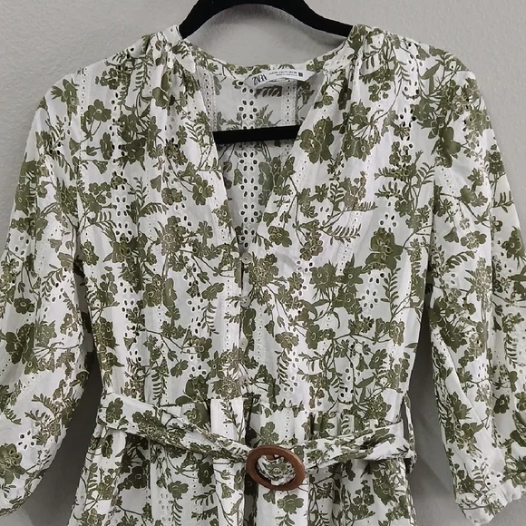 Zara White and Green Floral Blouse - Picture 2 of 9